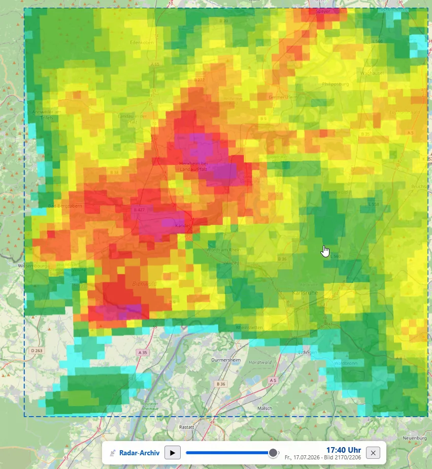 Niederschlagsradar über der Region mit Zeitleiste für das Archiv der letzten Tage.